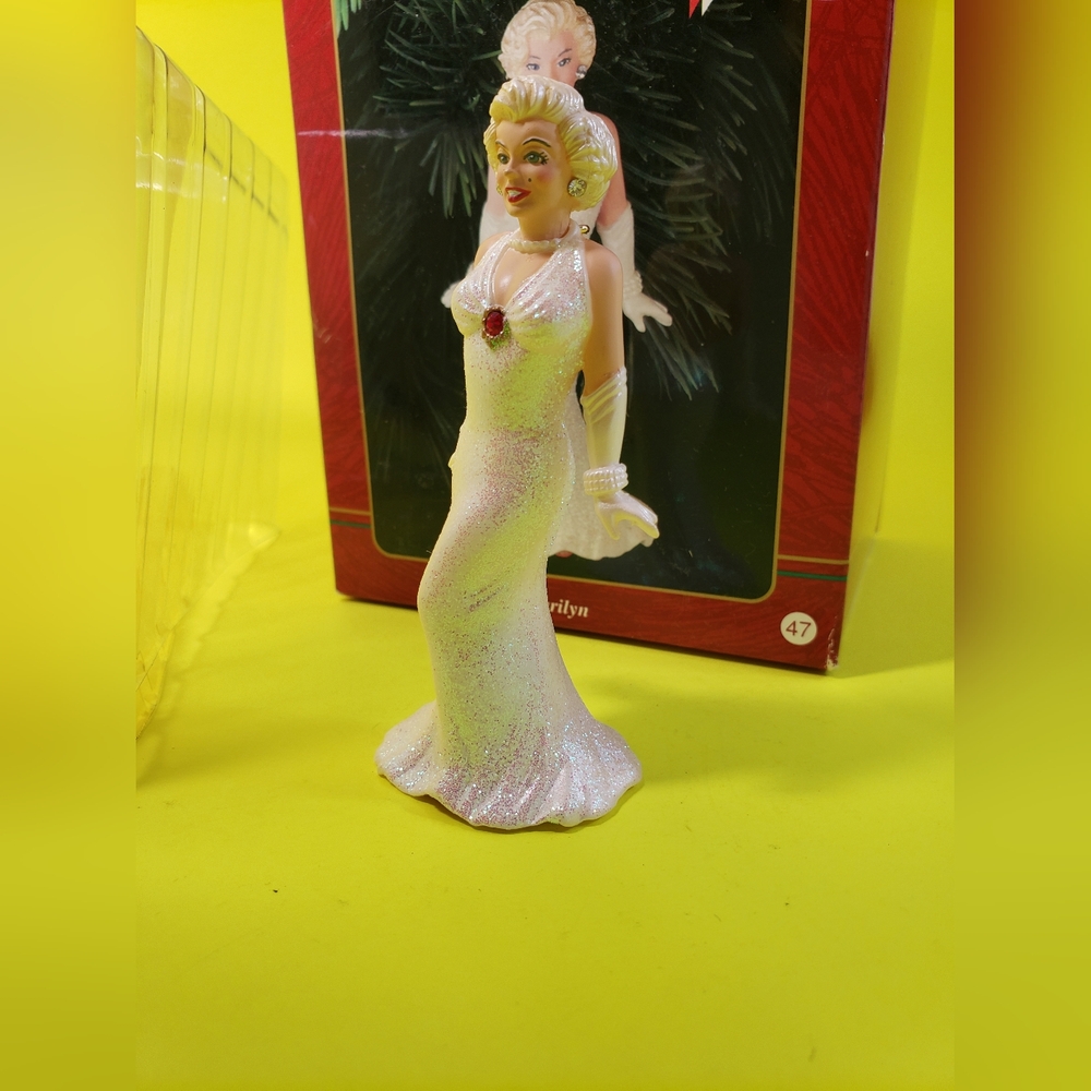 1996 Carlton  Marilyn The Estate of Marilyn Monroe - Carlton Cards Ornament